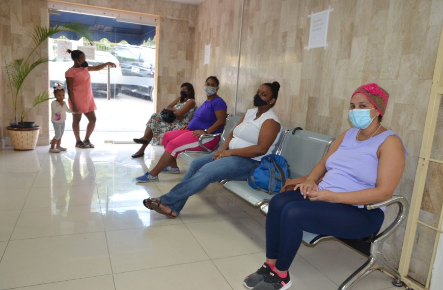 Hospital de la Mujer Dominicana e INSIMED benefician a decenas de usuarias con jornada social de sonograf&igrave;a y dopplers⁣