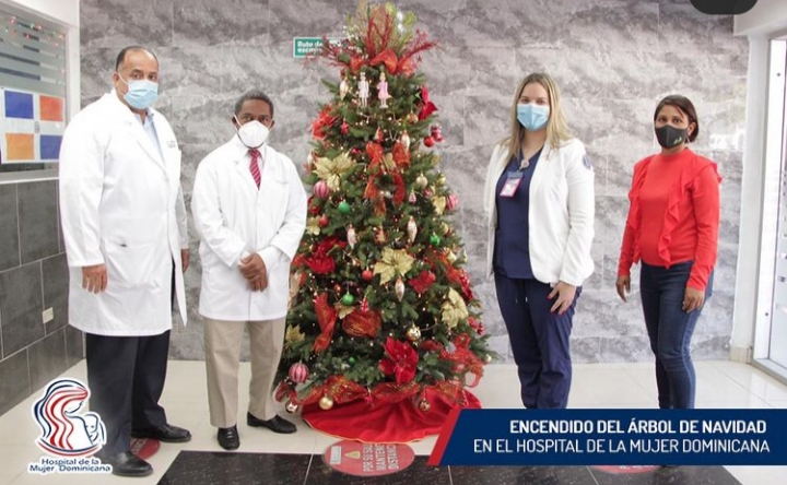 You are currently viewing Encienden árbol navideño en el Hospital de la Mujer Dominicana⁣