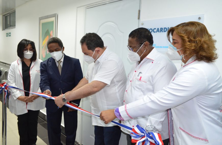 Director del SNS deja en funcionamiento moderna unidad de Ecocardiograf&iacute;a Neonatal