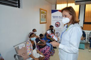Read more about the article Departamento de Odontología del Hospital Dra. Evangelina Rodríguez  exponen charlas de prevención a las usuarias