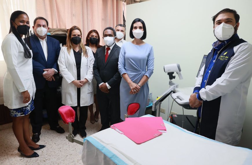 Primera Dama realiza visita al Hospital Doctora Evangelina Rodr&iacute;guez