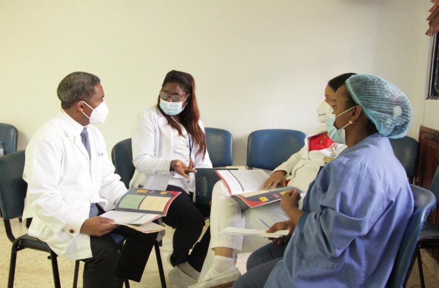 Personal del Hospital Dra. Evangelina Rodr&iacute;guez recibe Taller de Perspectiva de G&eacute;nero y Derechos Humanos en Atenci&oacute;n Obst&eacute;trica y Neonatal