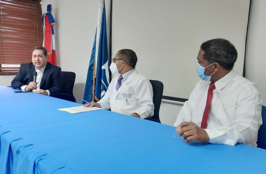 Titular del Servicio Nacional Salud, doctor Mario Lama, tambi&eacute;n visit&oacute; Hospital Evangelina Rodr&iacute;guez