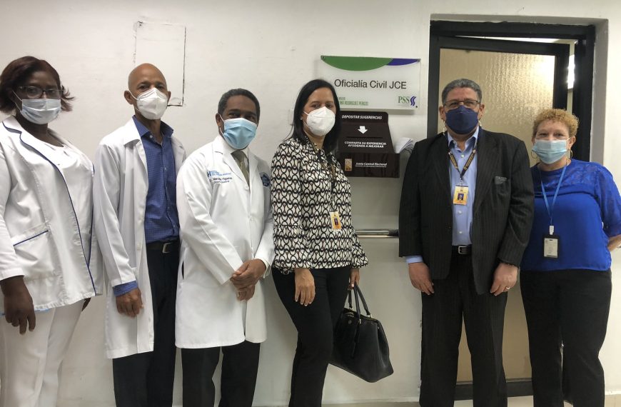 Director del Hospital Dra. Evangelina Rodr&iacute;guez recibe comitiva de la Junta Central Electoral